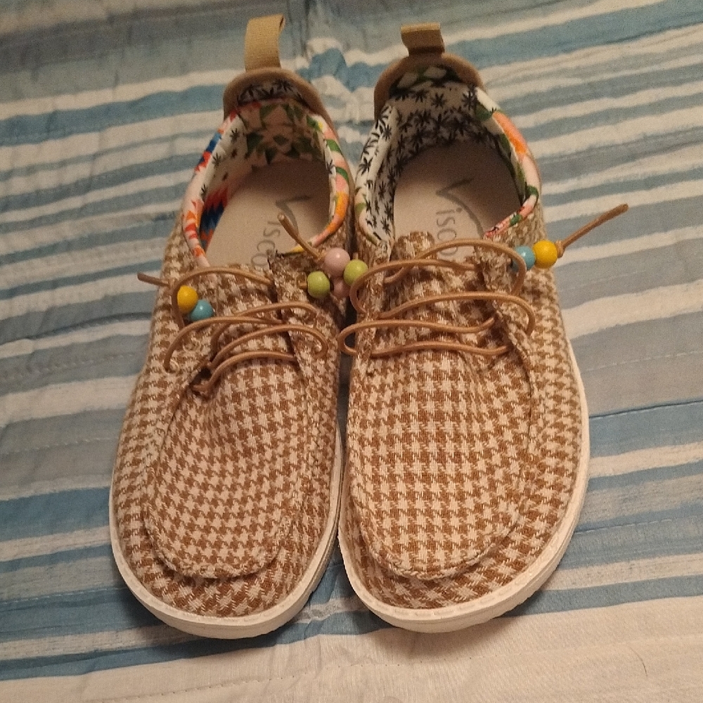 Brown Moccasins with Woven Pattern and Slip-On Design